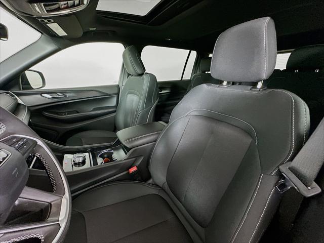 2025 Jeep Grand Cherokee L Laredo X 4x4