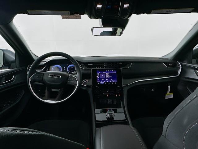 2025 Jeep Grand Cherokee L Laredo X 4x4