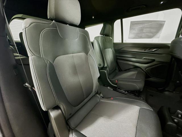 2025 Jeep Grand Cherokee L Laredo X 4x4