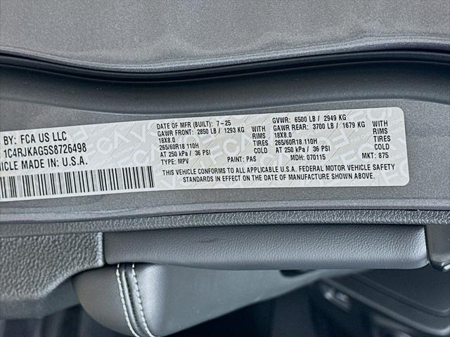 2025 Jeep Grand Cherokee L Laredo X 4x4