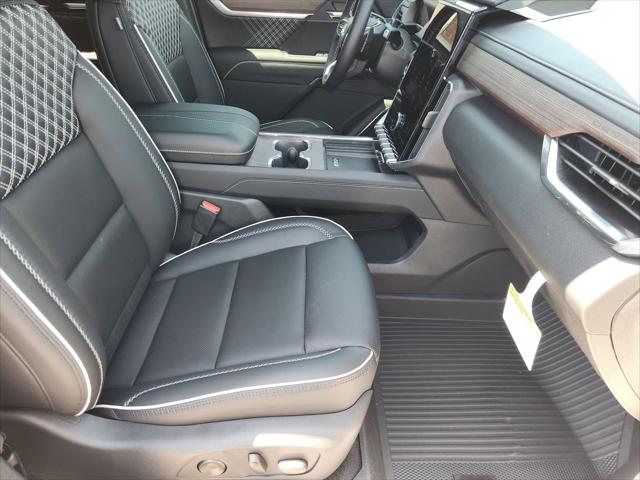 2026 GMC Acadia Denali FWD