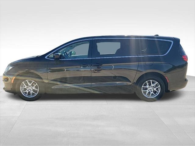 2024 Chrysler Voyager LX