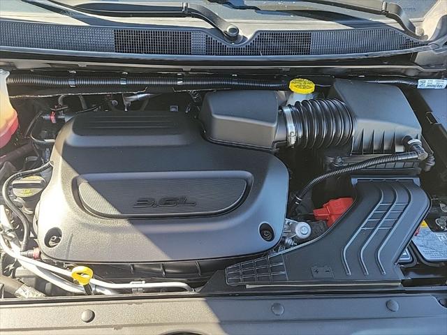 2024 Chrysler Voyager LX