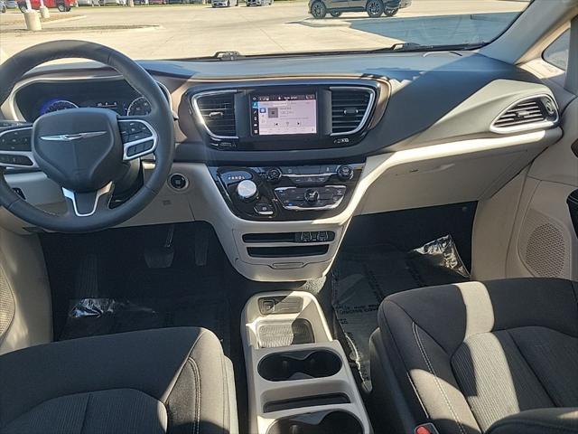 2024 Chrysler Voyager LX