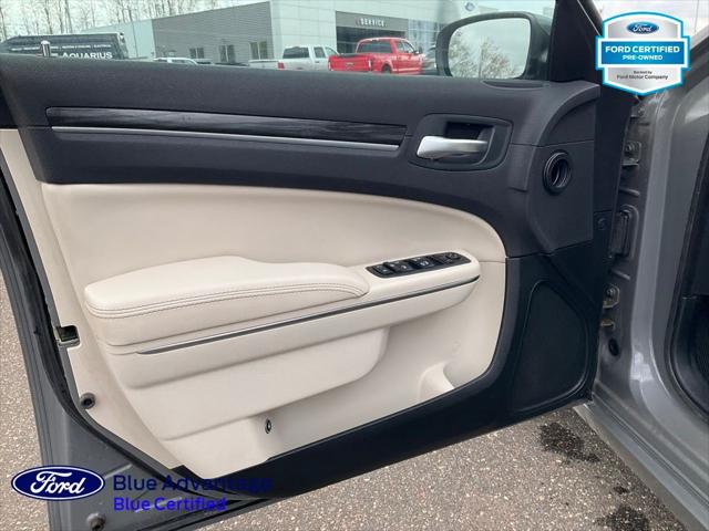 2017 Chrysler 300 Limited AWD