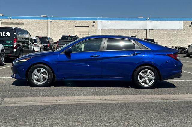 2022 Hyundai Elantra SE