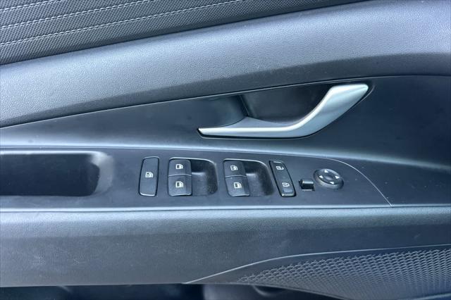 2022 Hyundai Elantra SE