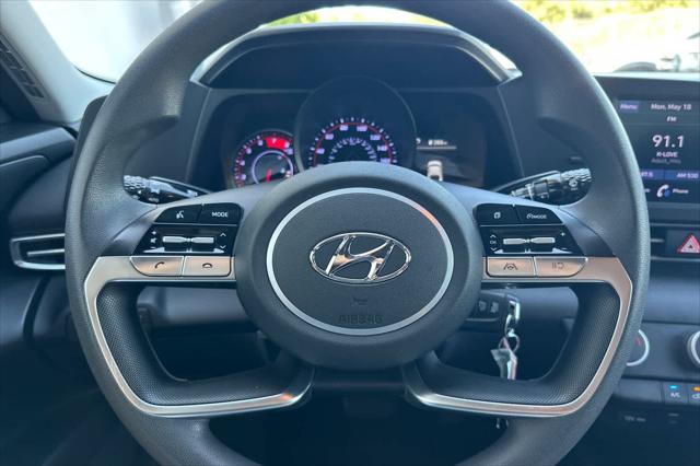 2022 Hyundai Elantra SE