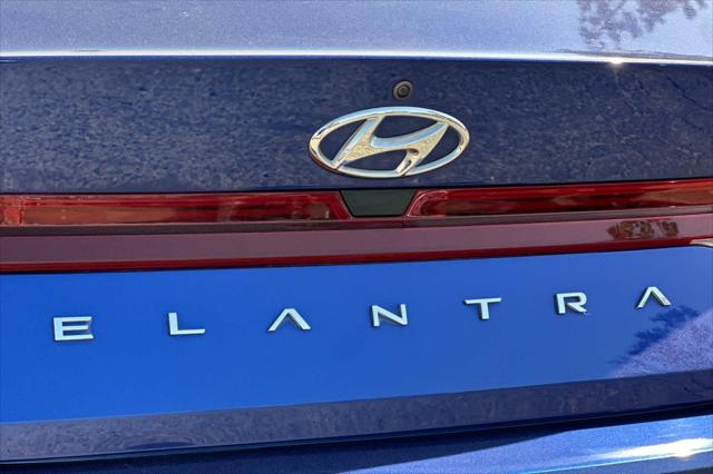 2022 Hyundai Elantra SE