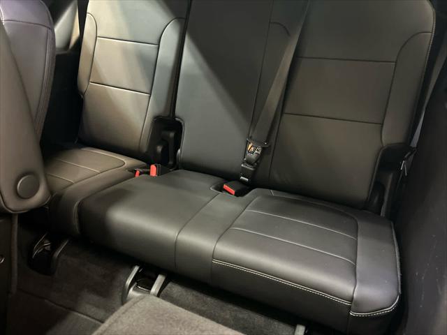 2023 Chevrolet Traverse AWD LT Leather