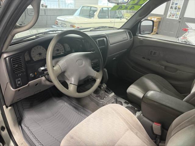 2002 Toyota Tacoma Base V6