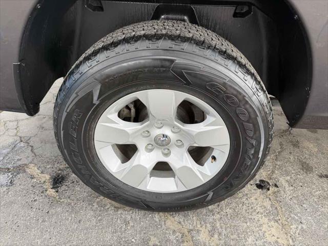 2019 Ram 1500 Classic SLT Crew Cab 4x2 6'4" Box