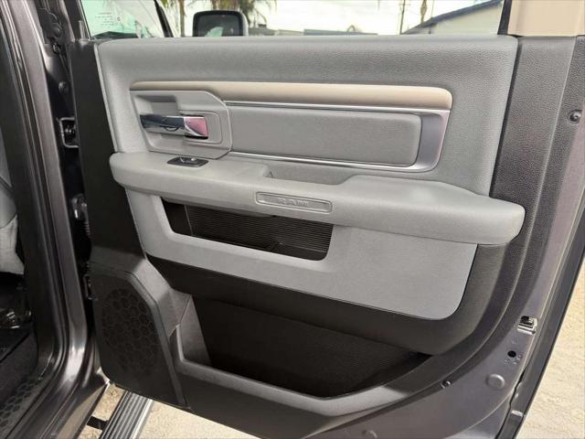 2019 Ram 1500 Classic SLT Crew Cab 4x2 6'4" Box