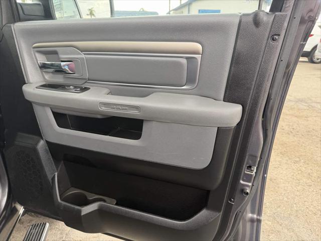 2019 Ram 1500 Classic SLT Crew Cab 4x2 6'4" Box
