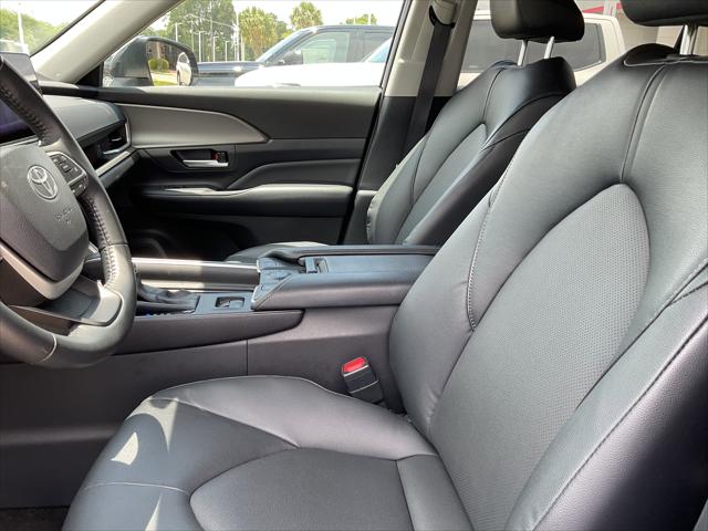 2025 Toyota Grand Highlander LE
