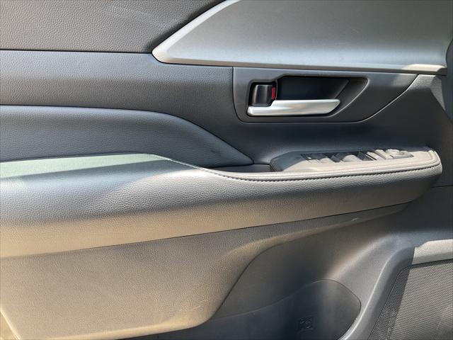 2025 Toyota Grand Highlander LE