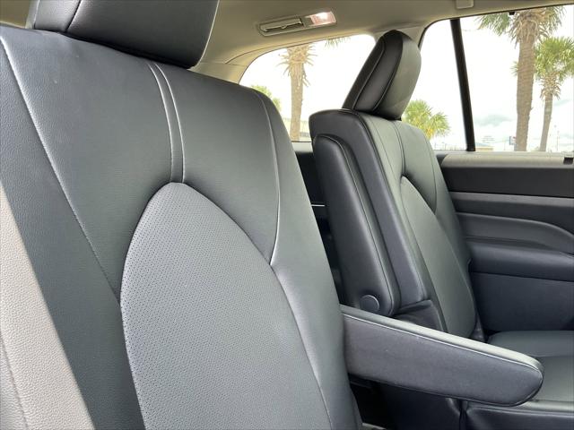 2025 Toyota Grand Highlander LE
