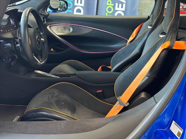 2023 McLaren Artura Base 2dr Coupe