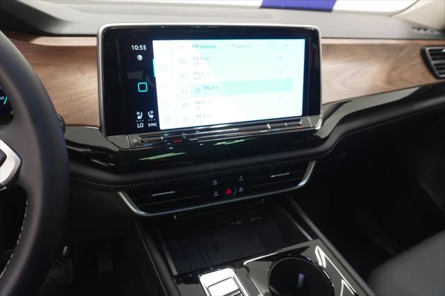 2026 Volkswagen Atlas SE with Technology