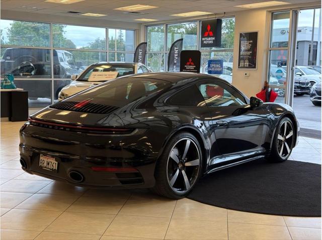 2020 Porsche 911 Carrera