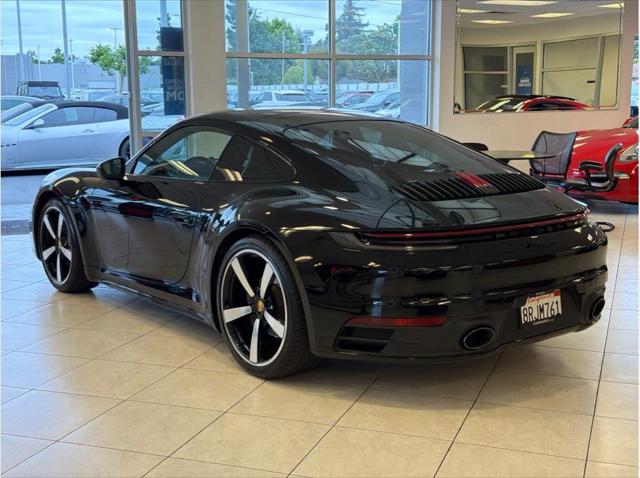 2020 Porsche 911 Carrera