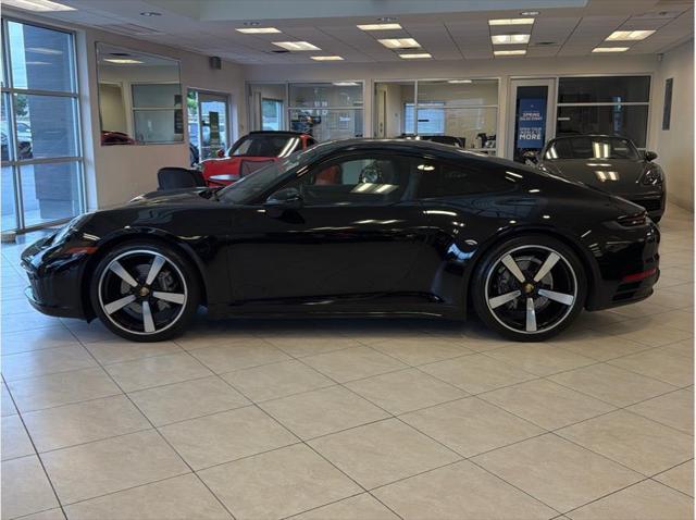 2020 Porsche 911 Carrera