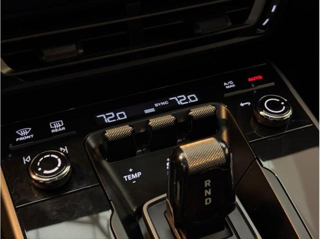 2020 Porsche 911 Carrera