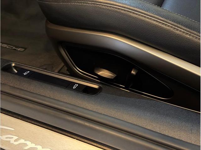 2020 Porsche 911 Carrera