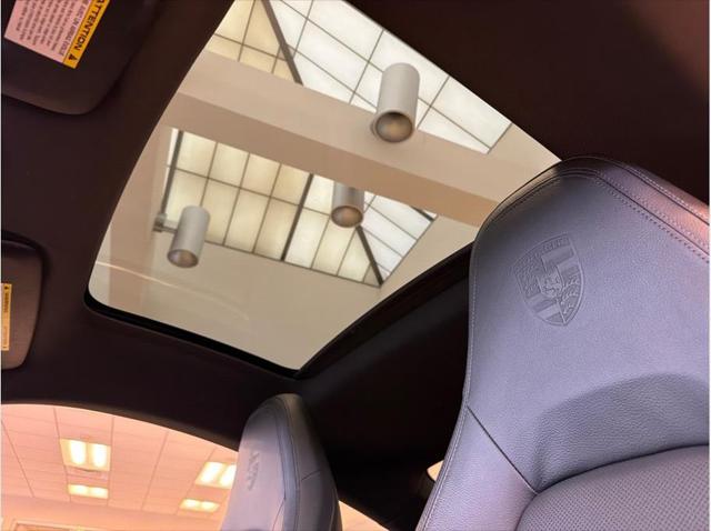 2020 Porsche 911 Carrera