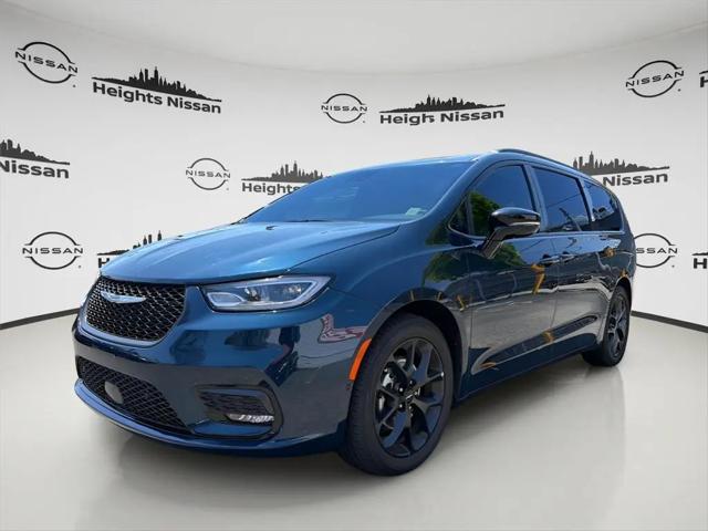 2025 Chrysler Pacifica Limited for sale in Jackson Heights, NY