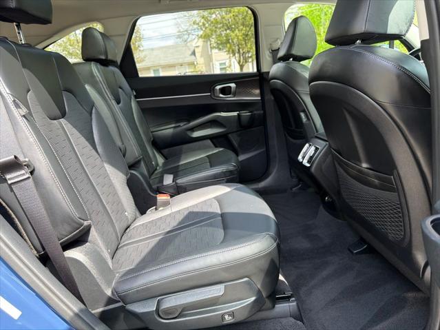 2025 Kia Sorento EX