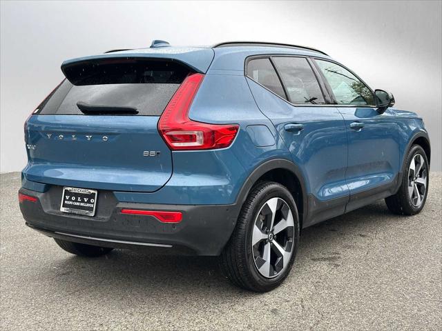 2025 Volvo XC40 B5 Plus Dark Theme