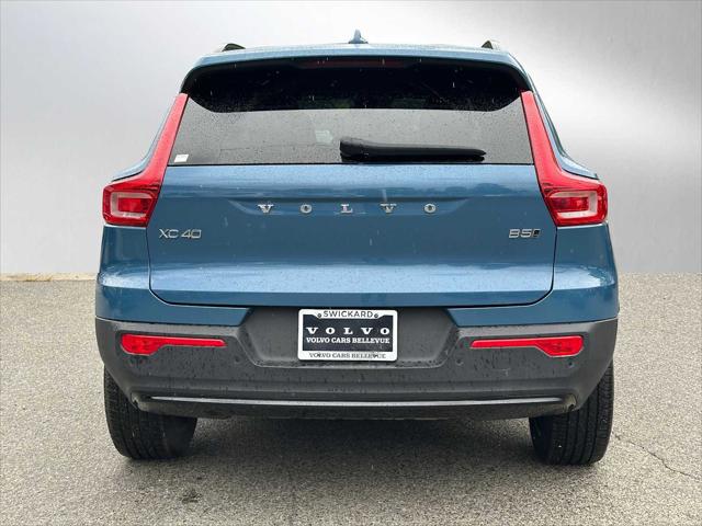 2025 Volvo XC40 B5 Plus Dark Theme