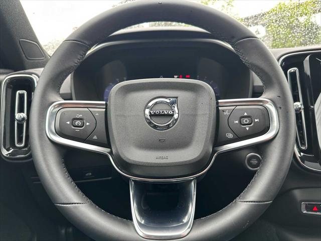 2025 Volvo XC40 B5 Plus Dark Theme