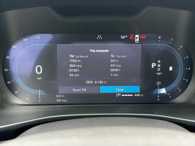 2025 Volvo XC40 B5 Plus Dark Theme