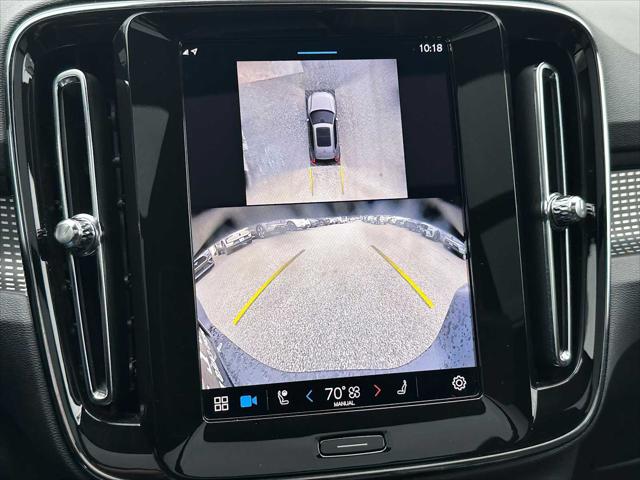 2025 Volvo XC40 B5 Plus Dark Theme