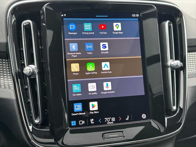 2025 Volvo XC40 B5 Plus Dark Theme