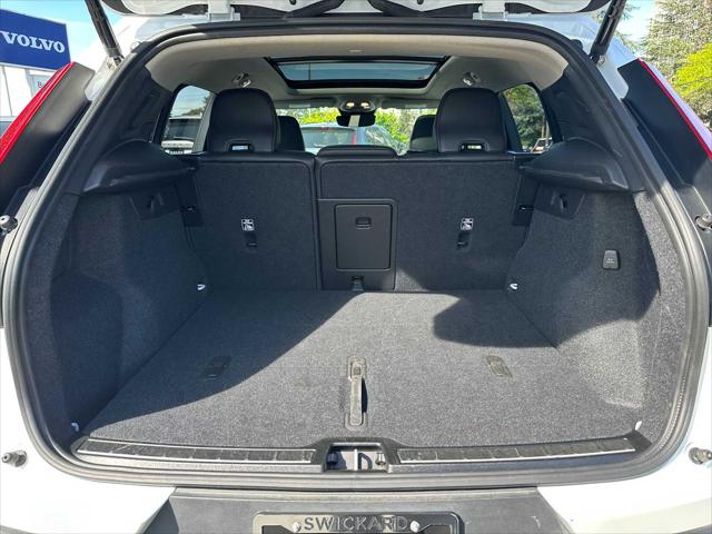 2025 Volvo XC40 B5 Plus Bright Theme