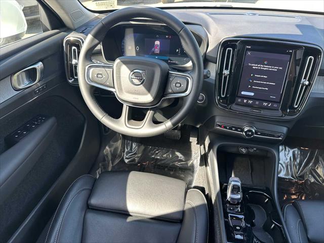 2025 Volvo XC40 B5 Plus Bright Theme