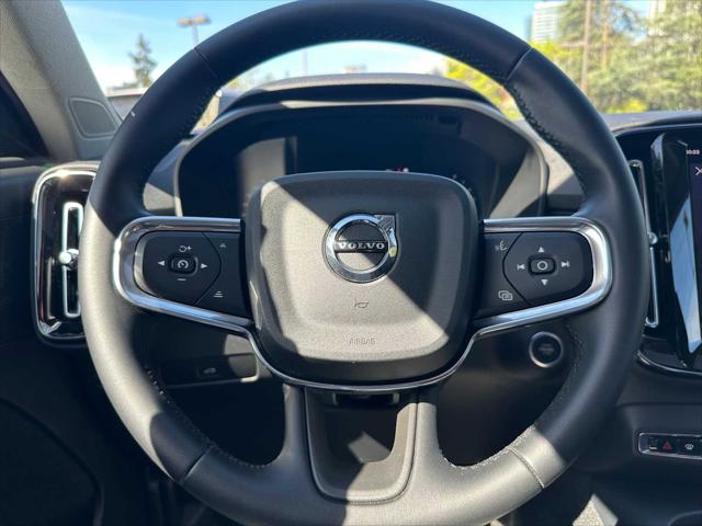 2025 Volvo XC40 B5 Plus Bright Theme
