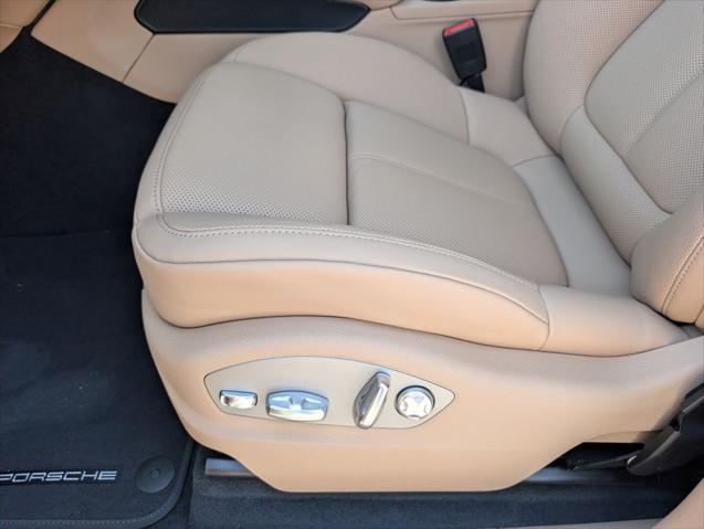 2026 Porsche Macan Unknown