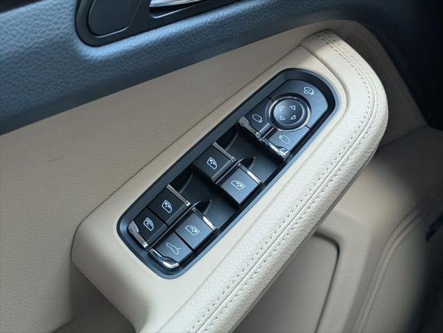 2026 Porsche Macan Unknown