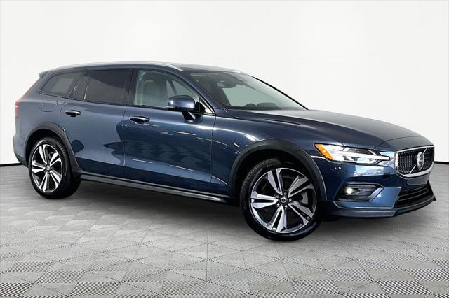 2025 Volvo V60 Cross Country