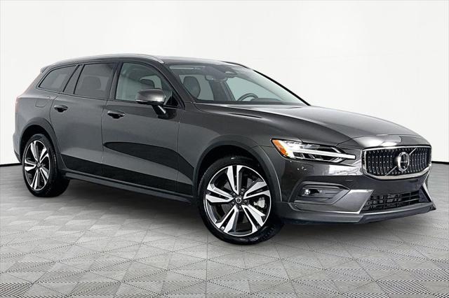 2025 Volvo V60 Cross Country