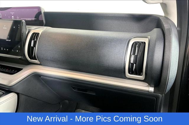 2025 Ford Expedition Active - Photo 16