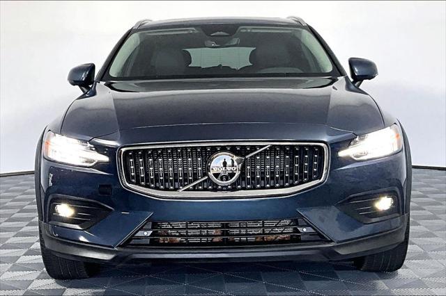 Used 2025 Volvo V60 Cross Country Plus  B5 AWD Gas (mild hybrid) For Sale in Olive Branch, MS