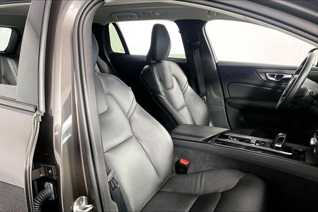 Used 2025 Volvo V60 Cross Country Plus  B5 AWD Gas (mild hybrid) For Sale in Olive Branch, MS
