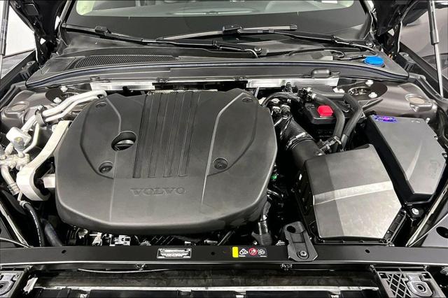 Used 2025 Volvo V60 Cross Country Plus  B5 AWD Gas (mild hybrid) For Sale in Olive Branch, MS
