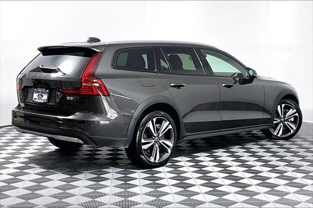 Used 2025 Volvo V60 Cross Country Plus  B5 AWD Gas (mild hybrid) For Sale in Olive Branch, MS