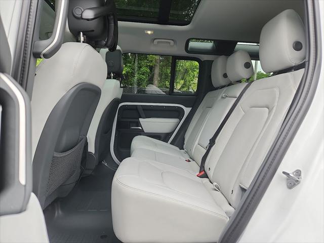2026 Land Rover Defender P400 X-Dynamic SE